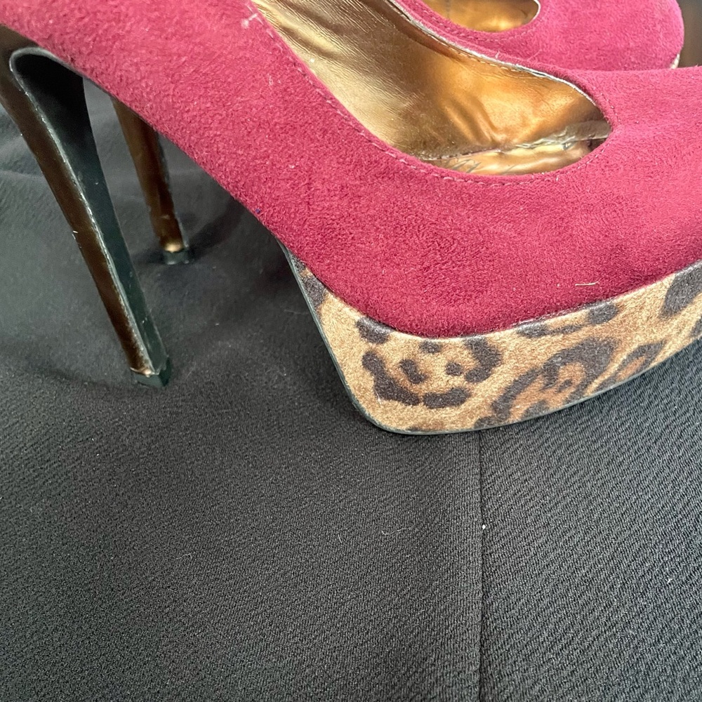 Material Girl Burgundy/ Animal Print Suede Platform Pumps Purple Size 8